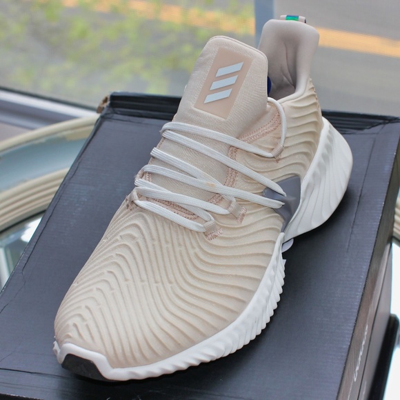 adidas alphabounce linen